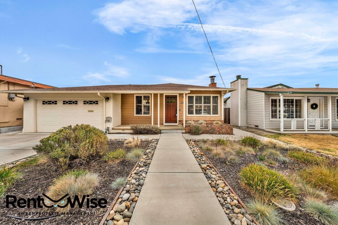 338 Arbor Dr in South San Francisco, CA - Building Photo