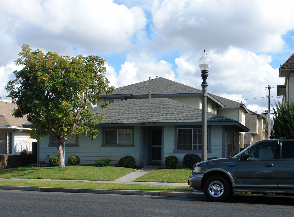 10780-10788 Walnut St in Los Alamitos, CA - Building Photo