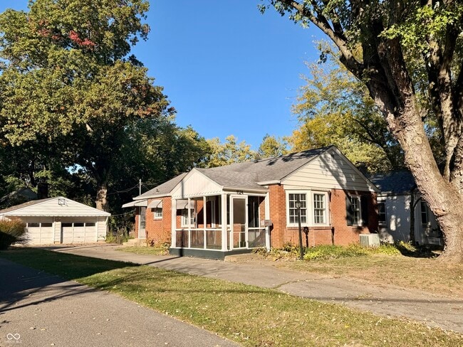 property at 1524 E 54th St