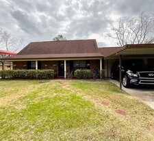 416 Vernon St in New Llano, LA - Building Photo