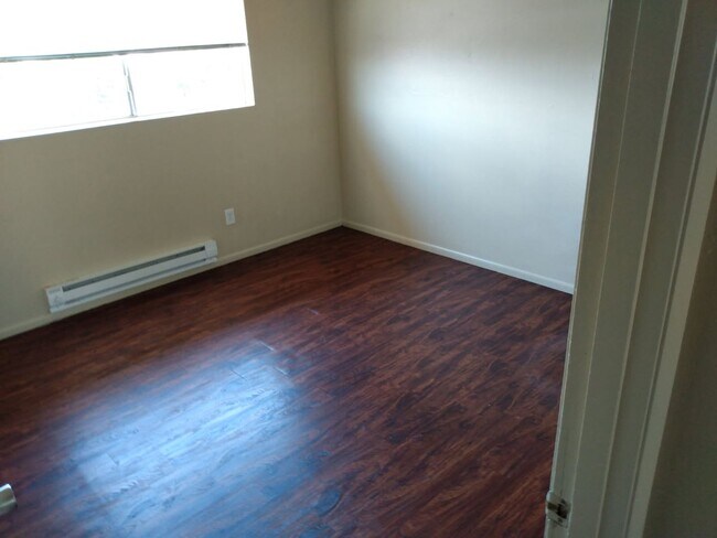 property at 220 N 4th St