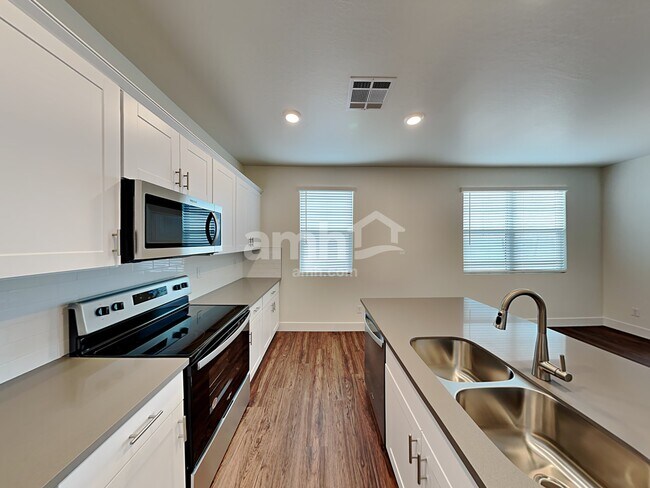 23144 E Camacho Rd in Queen Creek, AZ - Foto de edificio - Building Photo