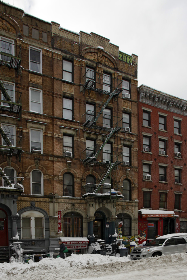 96 Saint Marks Pl in New York, NY - Foto de edificio - Building Photo