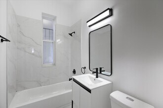 3211 W Le Moyne St, Unit CH1 in Chicago, IL - Foto de edificio - Building Photo