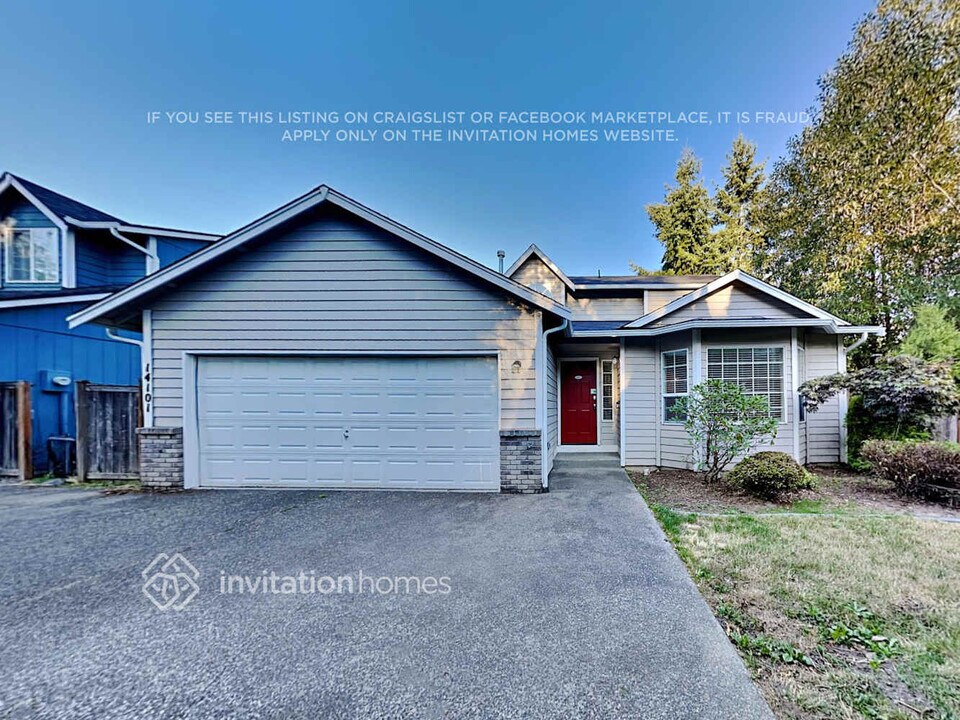 14101 80th Ave Ct E in Puyallup, WA - Building Photo