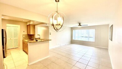 125 Shore Ct in North Palm Beach, FL - Building Photo - Building Photo
