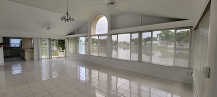 2516 56th Ave E in Bradenton, FL - Building Photo - Building Photo