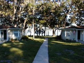 St Johns Landing Apartments in Green Cove Springs, FL - Building Photo - Building Photo