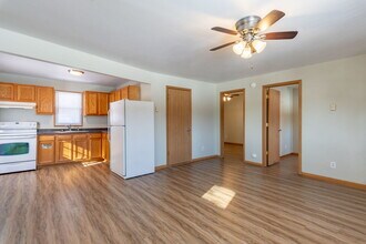 315 W Railroad St in Kingston, IL - Building Photo - Building Photo