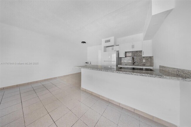 1780 79th Street Causeway in North Bay Village, FL - Building Photo - Building Photo