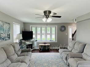 1925 W Schaumburg Rd in Schaumburg, IL - Building Photo - Building Photo