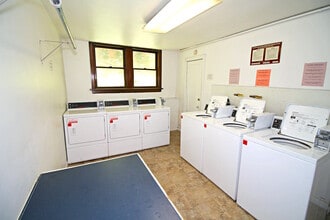 335 E Broadway, Unit 208 in Salt Lake City, UT - Building Photo - Building Photo