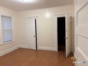 66 Wade St in Bridgeport, CT - Building Photo - Building Photo