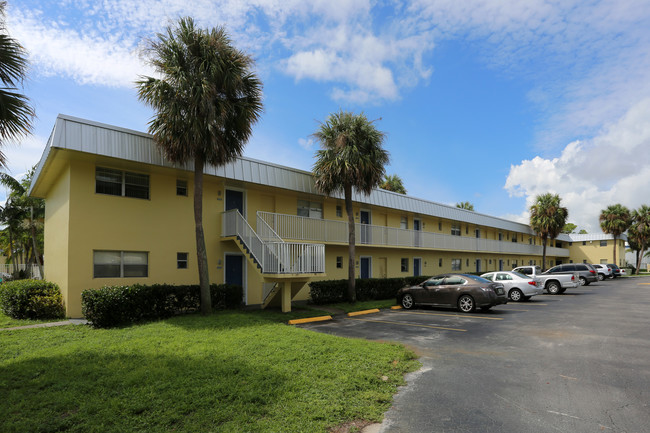 10X Harbour Breeze in Stuart, FL - Foto de edificio - Building Photo