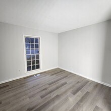 5712 Finsbury Ct in Raleigh, NC - Foto de edificio - Building Photo