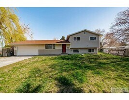 2025 Eagle Dr in Ammon, ID - Building Photo