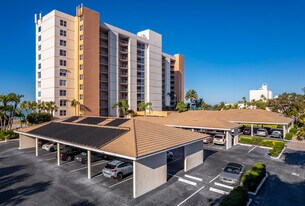 Longboat Harbor Towers in Longboat Key, FL - Building Photo