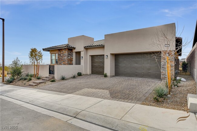property at 11837 Grassy Pln Ave