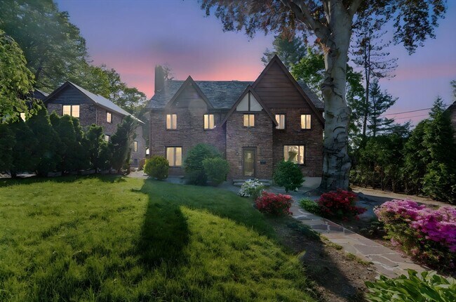 15 Park Ave in Newton, MA - Building Photo - Building Photo
