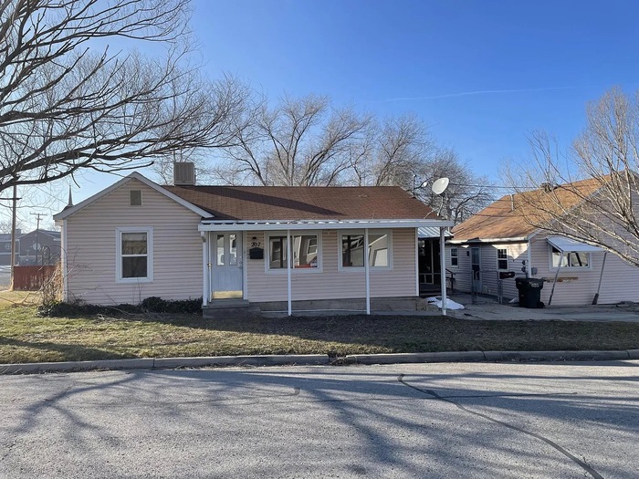 207 N 2nd St in Tooele, UT - Building Photo