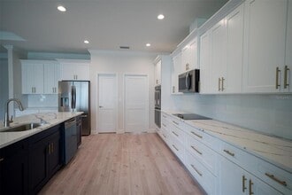 20007 Leonard Rd in Lutz, FL - Building Photo - Building Photo