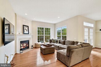 4035 Timber Oak Trl in Fairfax, VA - Building Photo - Building Photo