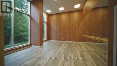 8763 Bayview Ave in Richmond Hill, ON - Building Photo - Building Photo