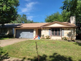 12420 Turtleback Ln in Austin, TX - Building Photo