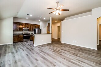 160 Spring Hollow Dr in Saginaw, TX - Building Photo - Building Photo