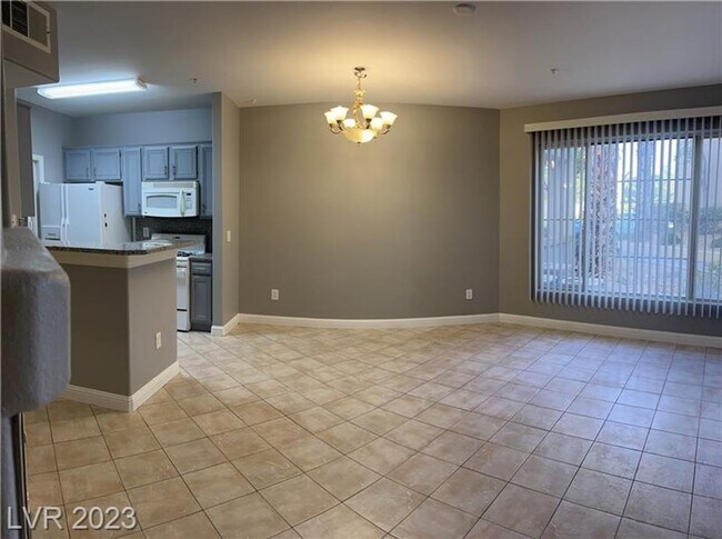 7143 S Durango Dr in Las Vegas, NV - Building Photo - Building Photo