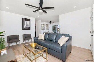 1061 Johnson Ave in San Diego, CA - Building Photo - Building Photo