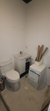 305 E 84th St in New York, NY - Building Photo - Building Photo