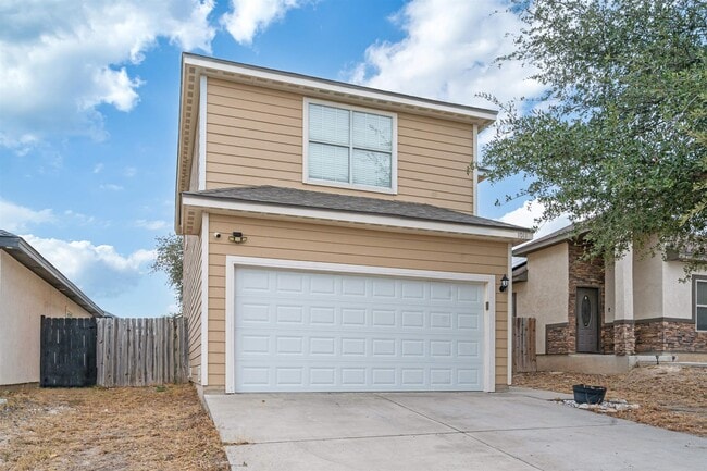 1011 Tesoro Hills in Del Rio, TX - Building Photo - Building Photo