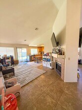 185 Deanna Way in Henderson, NV - Building Photo - Building Photo