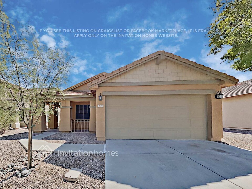 2677 W Half Moon Cir in San Tan Valley, AZ - Building Photo