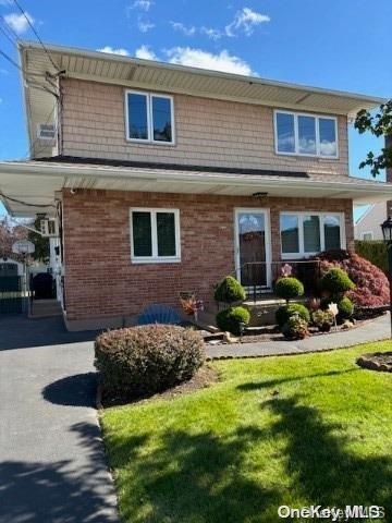 220 Elm Pl-Unit -2 in Mineola, NY - Building Photo
