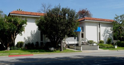 1025 Del Mar Blvd in Pasadena, CA - Building Photo - Building Photo