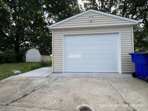 6181 Zehman Dr in Brook Park, OH - Building Photo - Building Photo