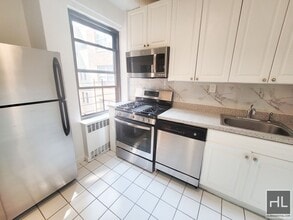 GRAND CONCOURSE in Bronx, NY - Building Photo - Building Photo