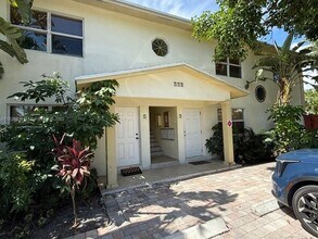 530 NE 15th Ct, Unit 6 in Fort Lauderdale, FL - Building Photo - Building Photo