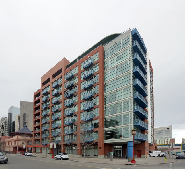 205 Riverfront Ave SW in Calgary, AB - Building Photo - Building Photo