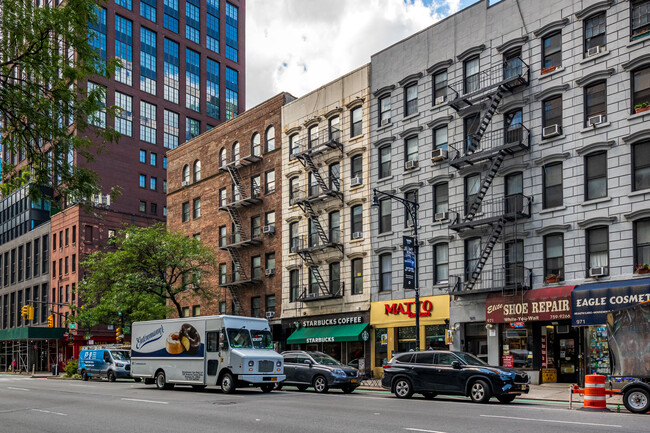 969 First Ave in New York, NY - Foto de edificio - Building Photo