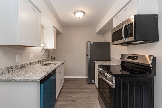 205 Johnson St-Unit -H in Garner, NC - Foto de edificio - Building Photo