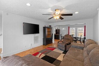 1006 10th Ave N in Nashville, TN - Building Photo - Building Photo