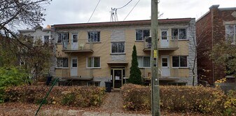9704 Du Sacré-Coeur in Montréal, QC - Building Photo