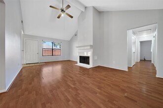 17910 Autumn Hills Dr in Houston, TX - Building Photo - Building Photo