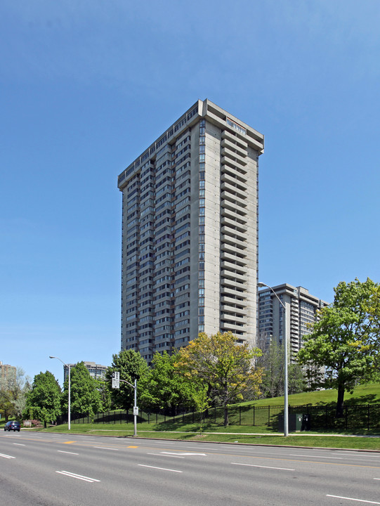 Skymark I in Toronto, ON - Building Photo