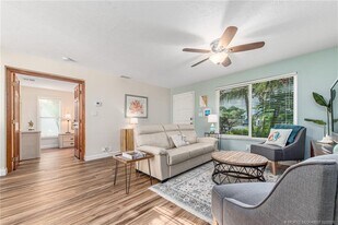 9026 SE Bobwhite St in Hobe Sound, FL - Building Photo