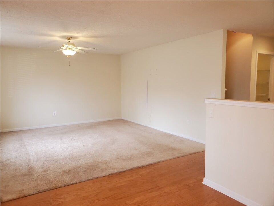123 Perkins Pl in Seneca, SC - Building Photo