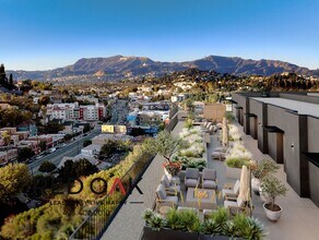 1011-1013 Everett St in Los Angeles, CA - Foto de edificio - Building Photo
